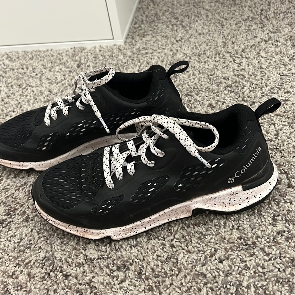 Columbia black sneakers - Size 6